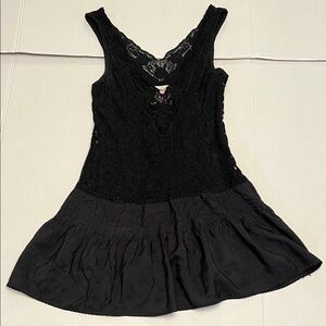 FREE PEOPLE VINTAGE LACE SILK WHIMSYGOTH BOHO FLOWY MINI DRESS BLACK SIZE 2